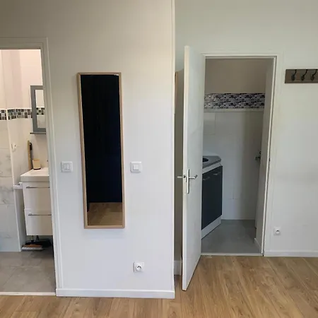 Apartamento 3 Voyageurs, T2 Calme & Confortable, Tour Eiffel Accessible A Pied París
